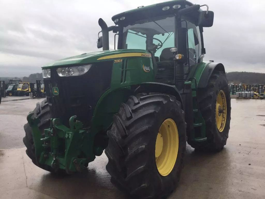 John Deere 7230 R Tractor €64,900