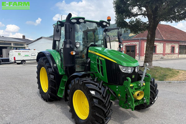 John Deere 6100 M Tractor €117,900