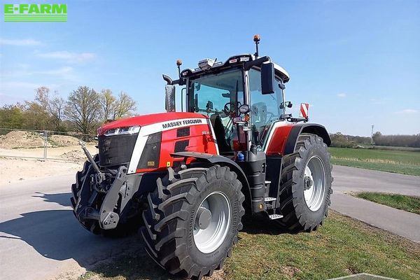 Massey Ferguson 8S.265 Tractor €188,500