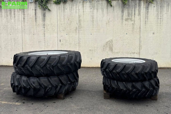 Mitas 340/85r28 & 420/85r38 Wheel and track €6,584