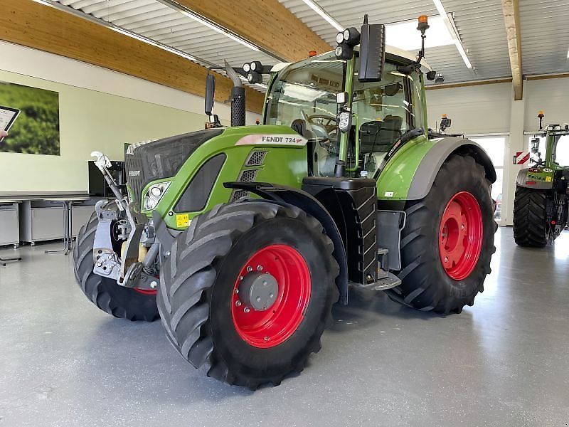 Fendt 724 Vario Profi Plus Tractor €105,042