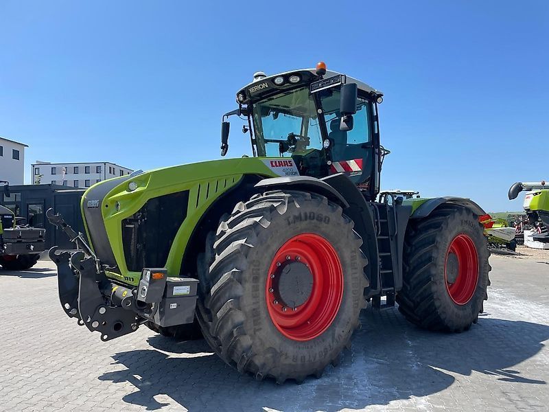 Claas Xerion 4200 Trac VC Tractor €239,000