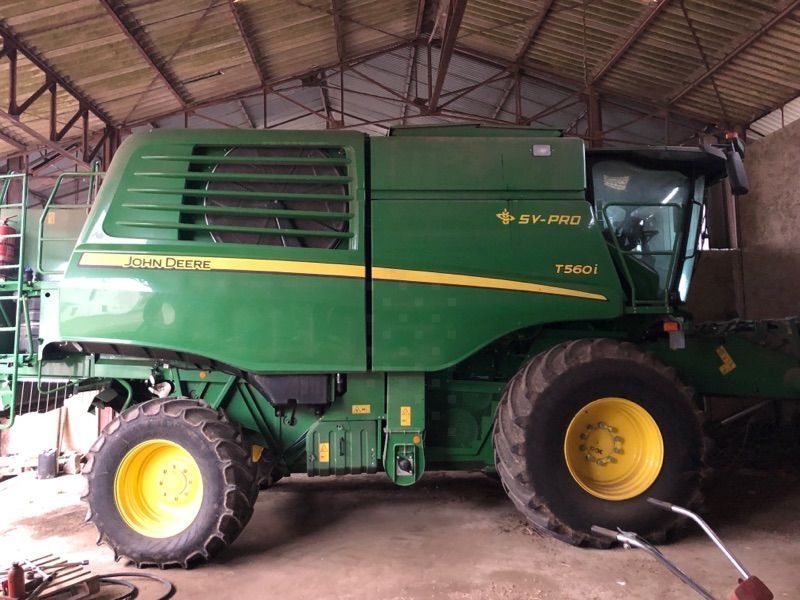 John Deere T 560 Combine harvester €230,000
