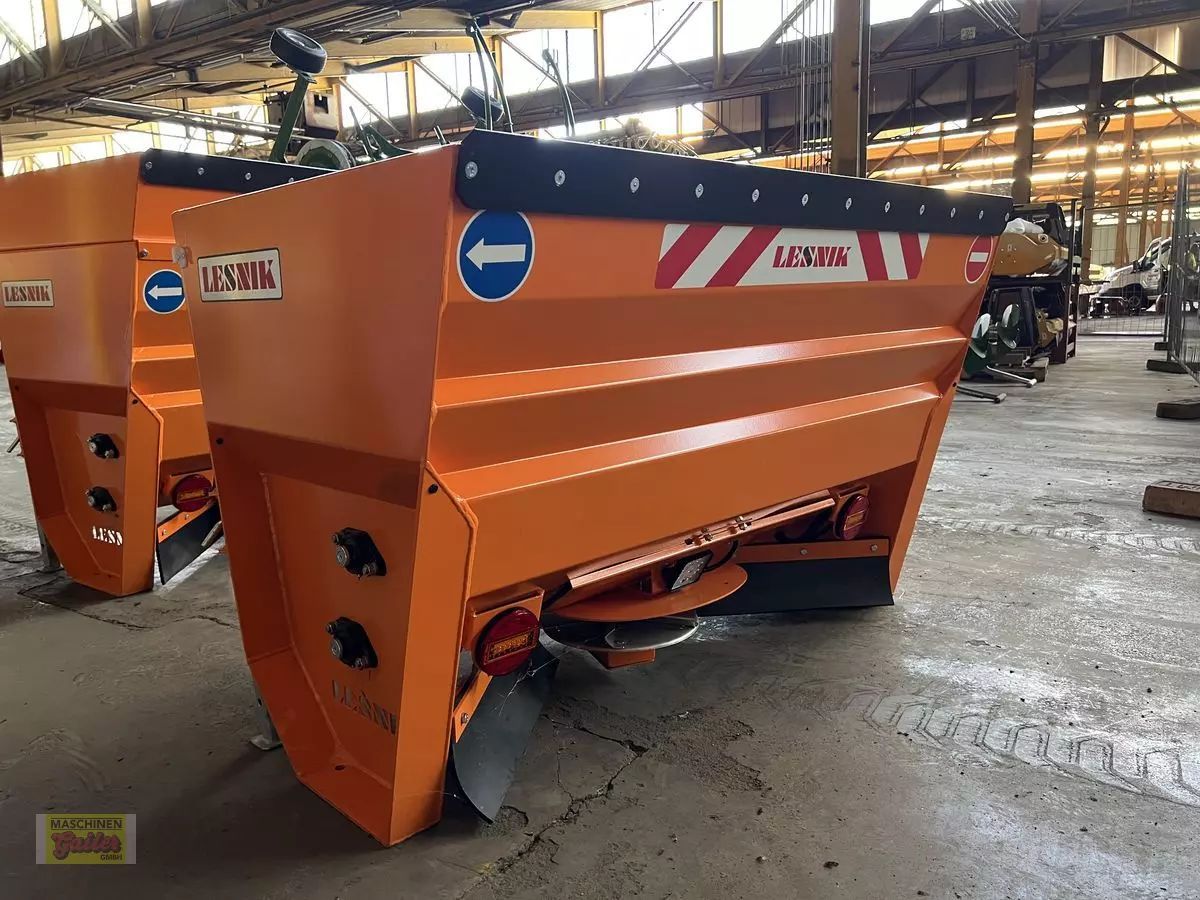 LESNIK pr18 selbstlade-tellerstreuer 1000liter Municipal equipment €13,325
