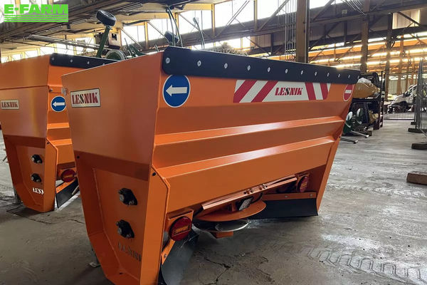 LESNIK pr18 selbstlade-tellerstreuer 1000liter Municipal equipment €13,325