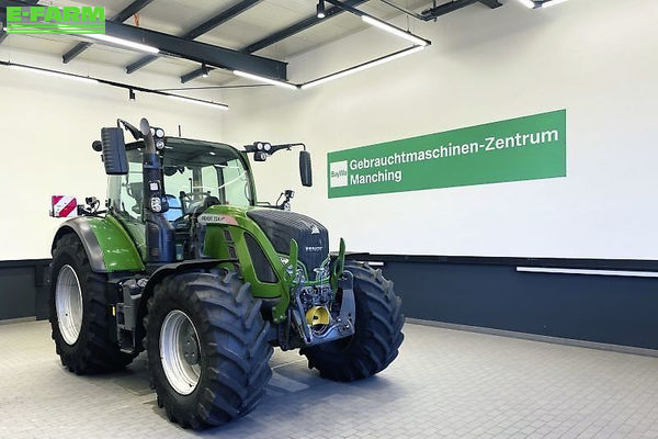 Fendt 724 Vario Profi Plus Tractor €100,336