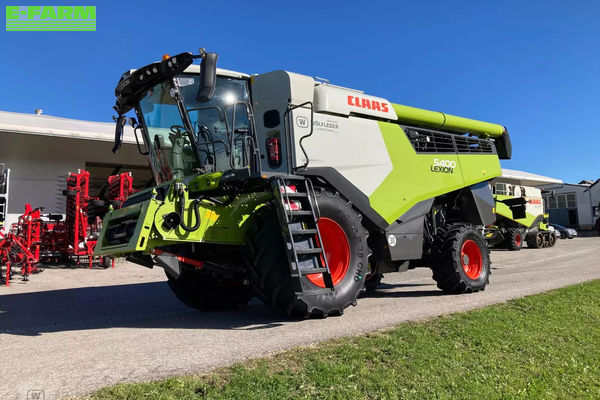 Claas Lexion 5400 Combine harvester €245,833