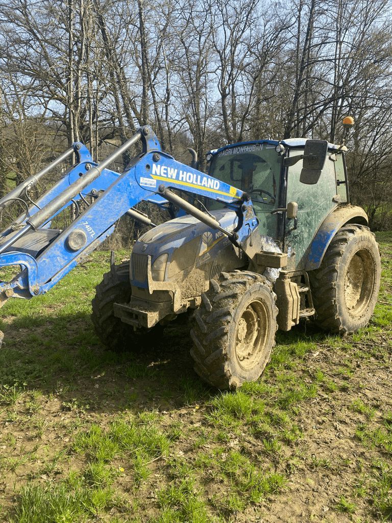 New Holland T5.85 Tractor €42,000