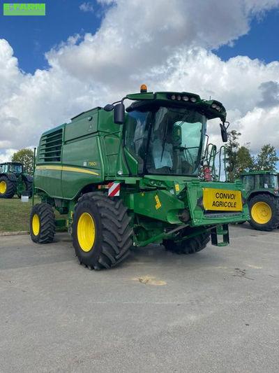 E-FARM: John Deere T 560i - Combine harvester - id ITEPRTE - €250,000 - Year of construction: 2022 - Engine hours: 482,Engine power (HP): 349,France