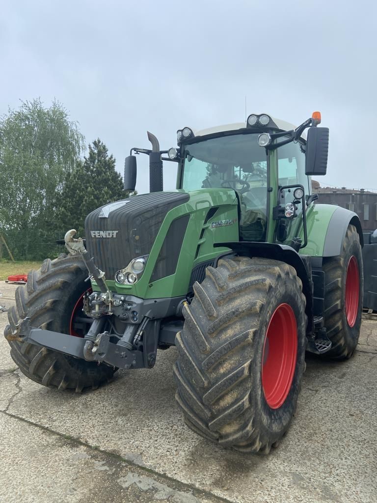 Fendt 826 Vario Tractor €75,000