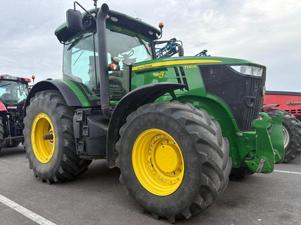 John Deere 7230 R Tractor 49.500 EUR