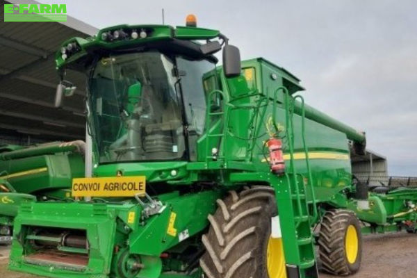John Deere T 560i Combine harvester €235,000
