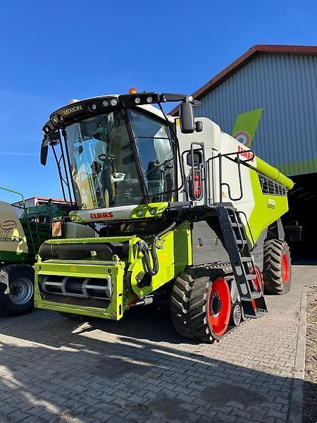 Claas Lexion 8700 Terra Trac Combine harvester €399,000