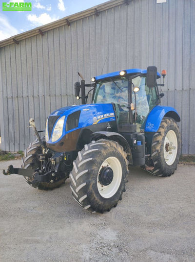 E-FARM: New Holland T7.210 - Tractor - id UNSS4FC - €43,500 - Year of construction: 2014 - Engine hours: 5,950,Engine power (HP): 170,France