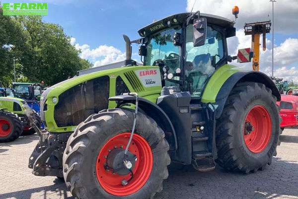 Claas Axion 920 Tractor €77,500