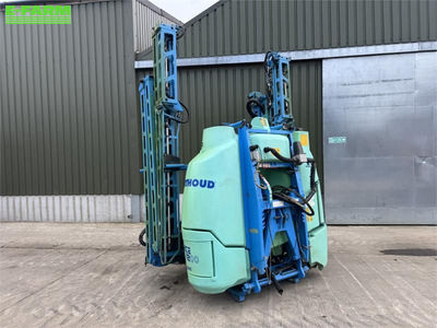 E-FARM: Berthoud elyte 1200l 24m mounted sprayer - Pulvérisateur - id VIJ9KMF - 14 752 € - Année: 2012 - Royaume-Uni