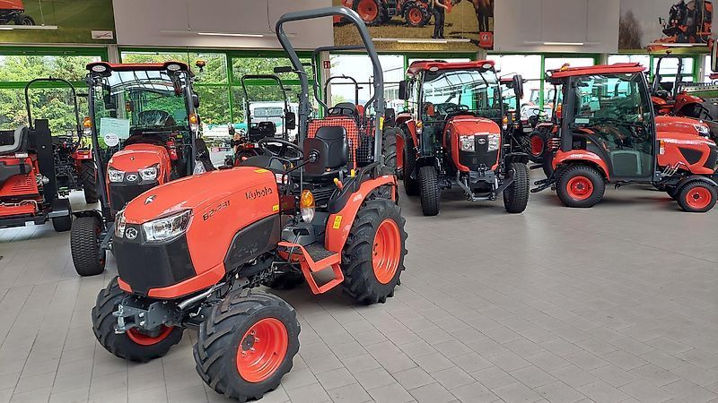 Kubota b2-231 rops Tractor €17,750
