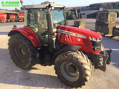 E-FARM: Massey Ferguson 6715 S - Tractor - id FQCL2CW - 64.900 EUR - Anul: 2019 - Ore motor: 5.380,Puterea motorului: 150,Franța