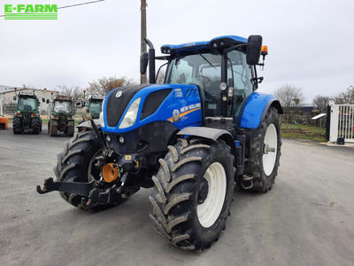 E-FARM: New Holland T7.210 - Tractor - id GLHS1XI - €44,000 - Year of construction: 2017 - Engine hours: 8,810,Engine power (HP): 180,France