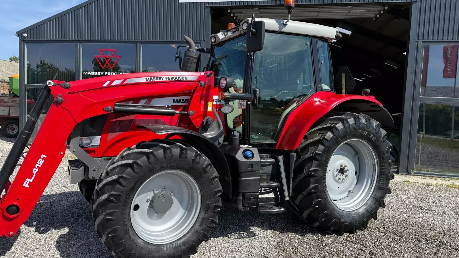 Massey Ferguson 6715 S Tractor 56.858 EUR