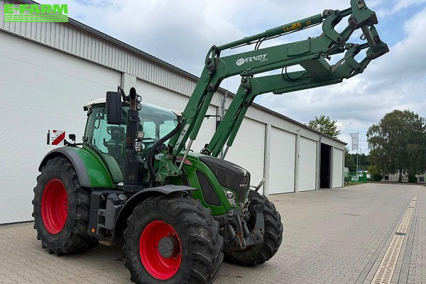 Fendt 724 Vario Profi Plus Tractor €96,000