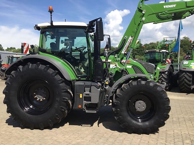 Fendt 724 Vario Profi Plus Tractor €142,000