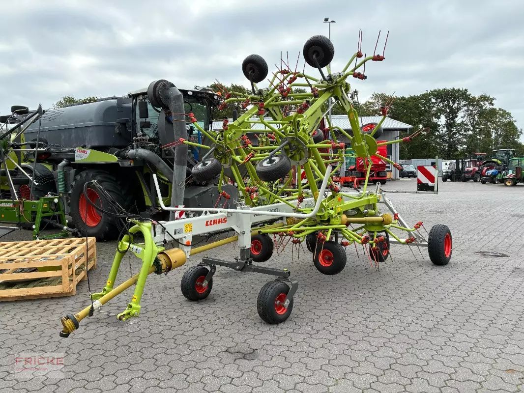 Claas Volto 1300 T Tedder €20,500
