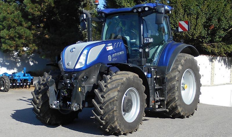 New Holland T7.300 Tractor €183,300
