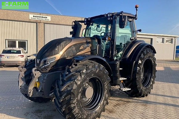 Valtra T 215 A Tractor 157.000 EUR