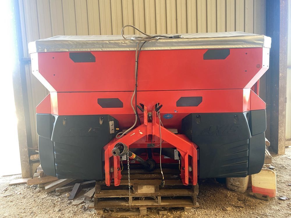 Kuhn axis 40.2 Fertiliser spreader €18,000