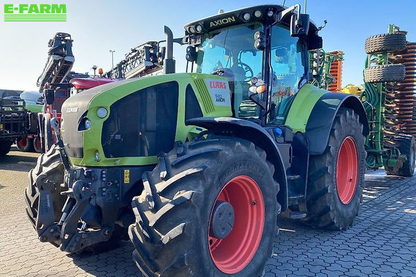 Claas Axion 920 Tractor €74,000