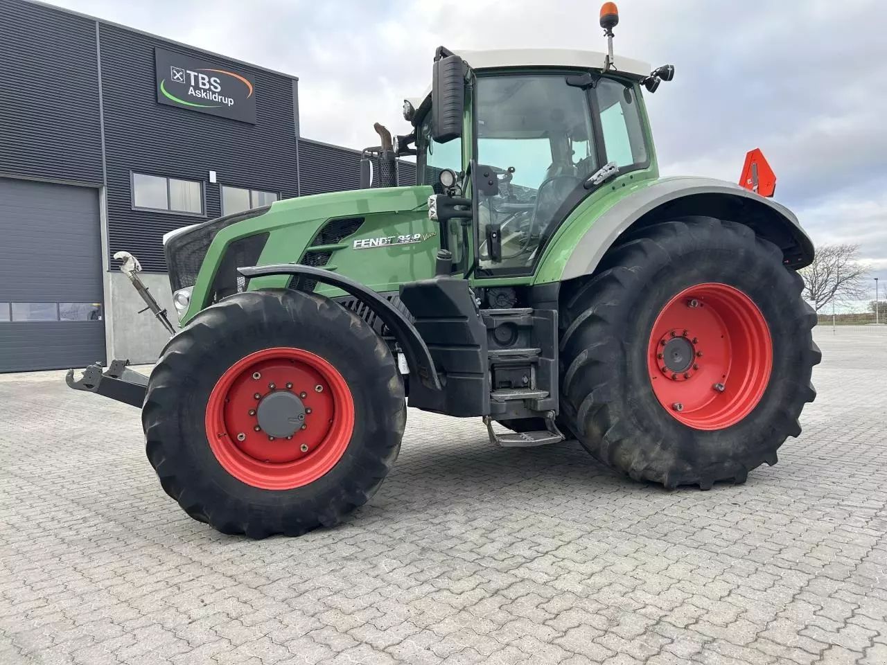 Fendt 828 Vario SCR Traktor 76.920 €