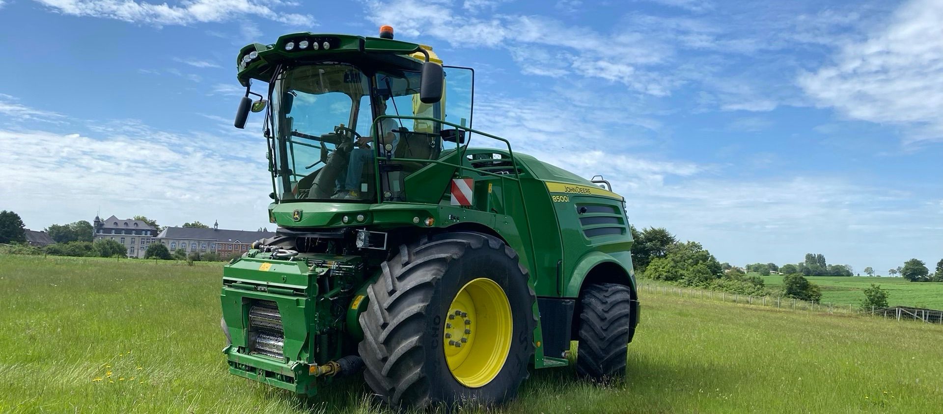 John Deere 8500 Selvkørende grønthøster 211.500 €