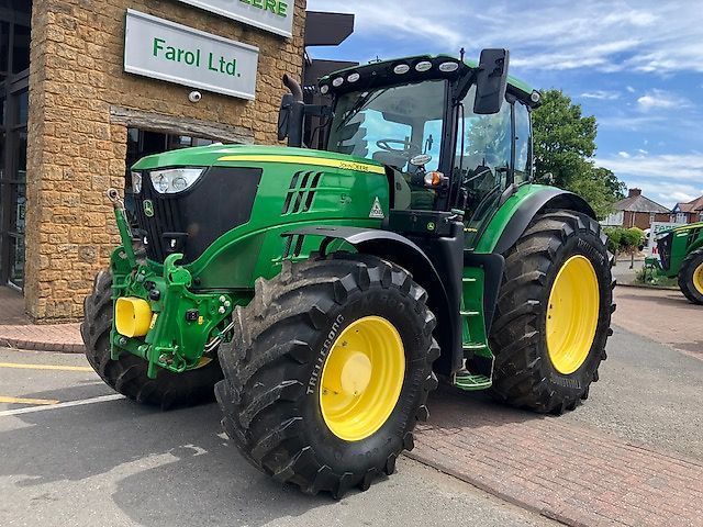 John Deere 6215 R Traktor 101.466 €