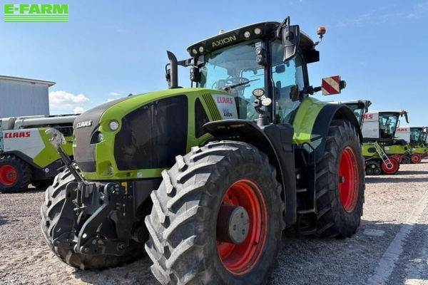 Claas Axion 960 Tractor €109,000