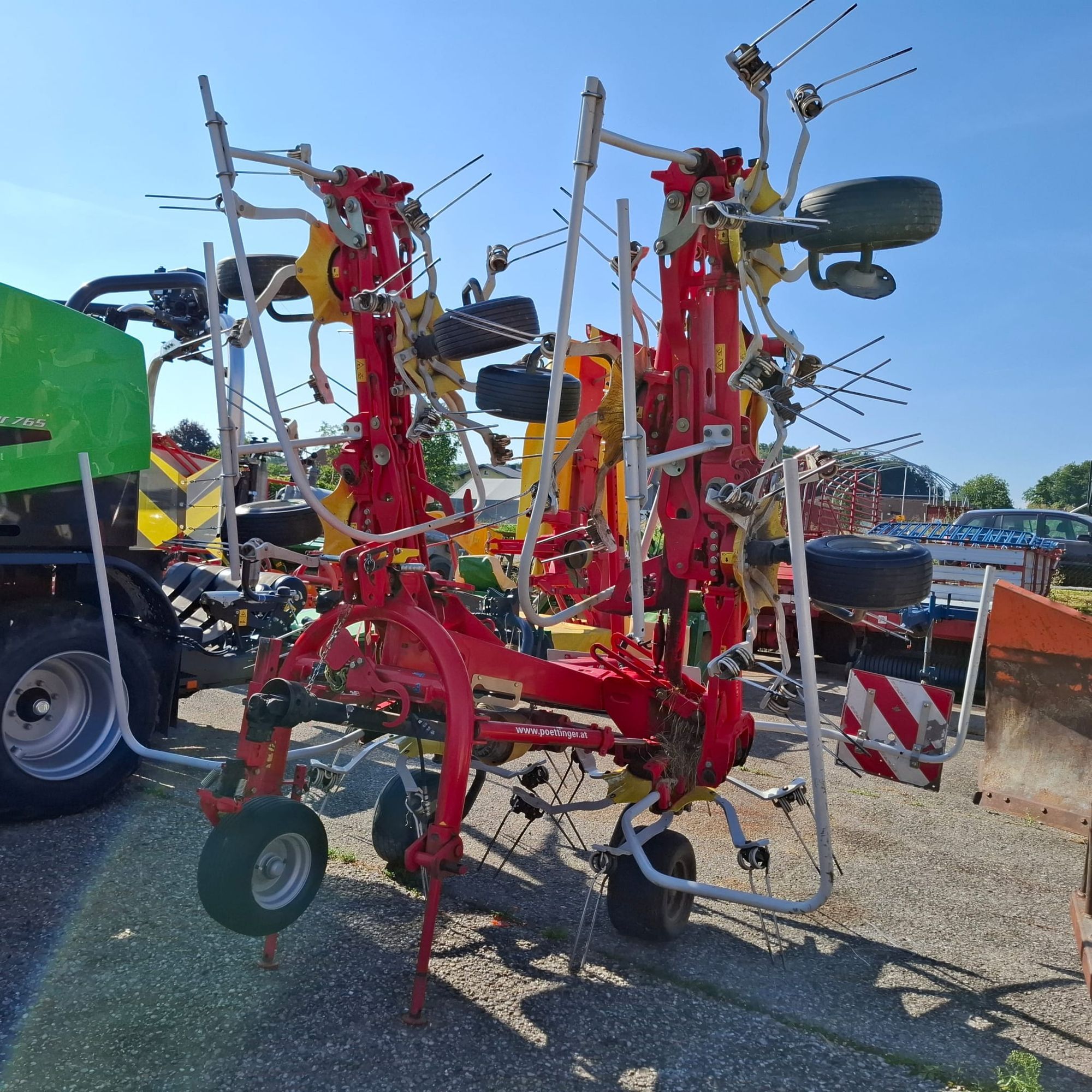 Pöttinger Hit 8.91 Tedder €10,841