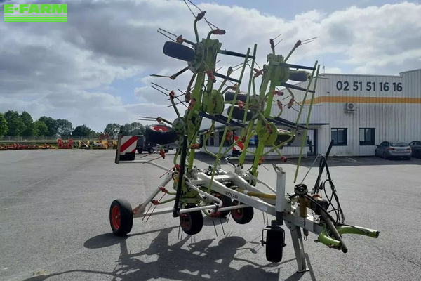 Claas Volto 900 T Tedder €11,000