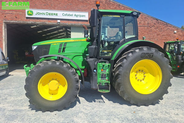 John Deere 6250 R Tractor €98,654