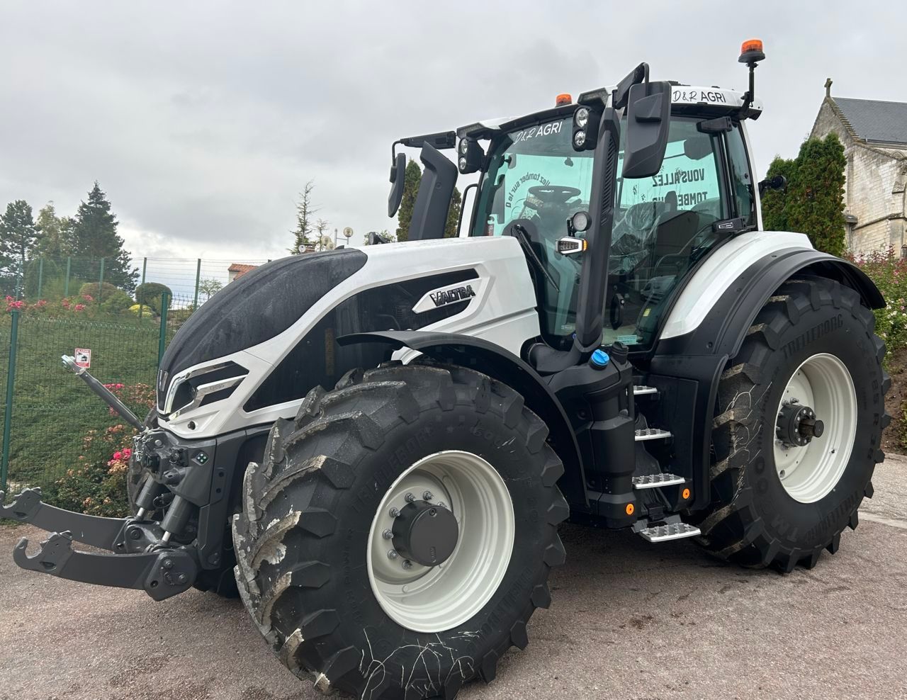 Valtra Q 265 Tractor €193,000