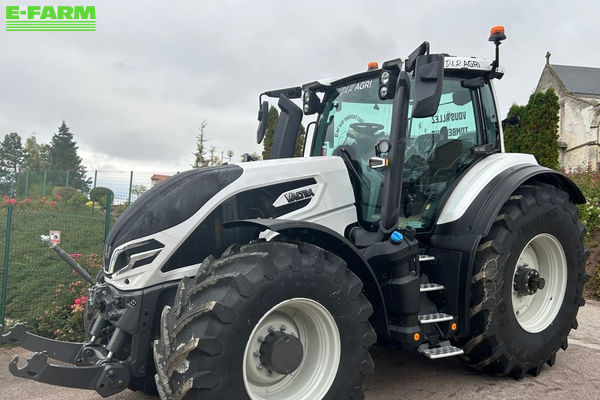 Valtra Q 265 Tractor €193,000