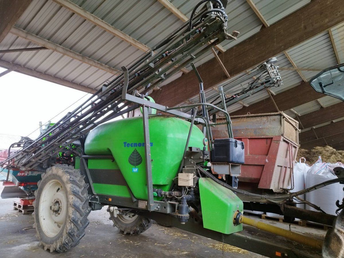 Tecnoma pulve traine Sprayer €13,000