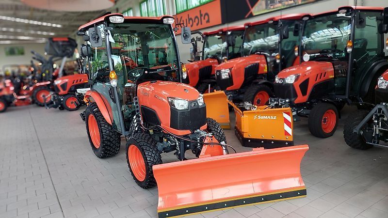 Kubota b2-231 h cab winterdienstpaket Tractor €32,900
