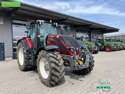 E-FARM: Valtra T 214 - Τρακτέρ - id WCFBNAL - 84.900 € - Χρονία: 2020 - Μετρητής ωρών: 4.055,Ισχύς κινητήρα: 215,Γερμανία