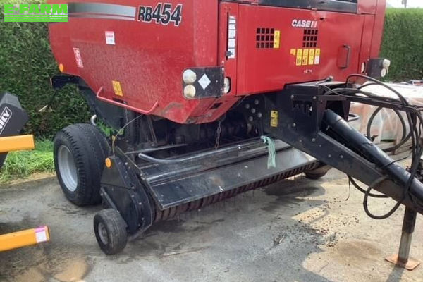 Case IH rb454 Presă de balotat 11.500 EUR