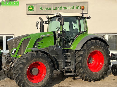 E-FARM: Fendt 826 Vario Profi Plus - Tractor - id M2EVZW5 - €99,800 - Year of construction: 2017 - Engine hours: 5,015,Engine power (HP): 265,Germany