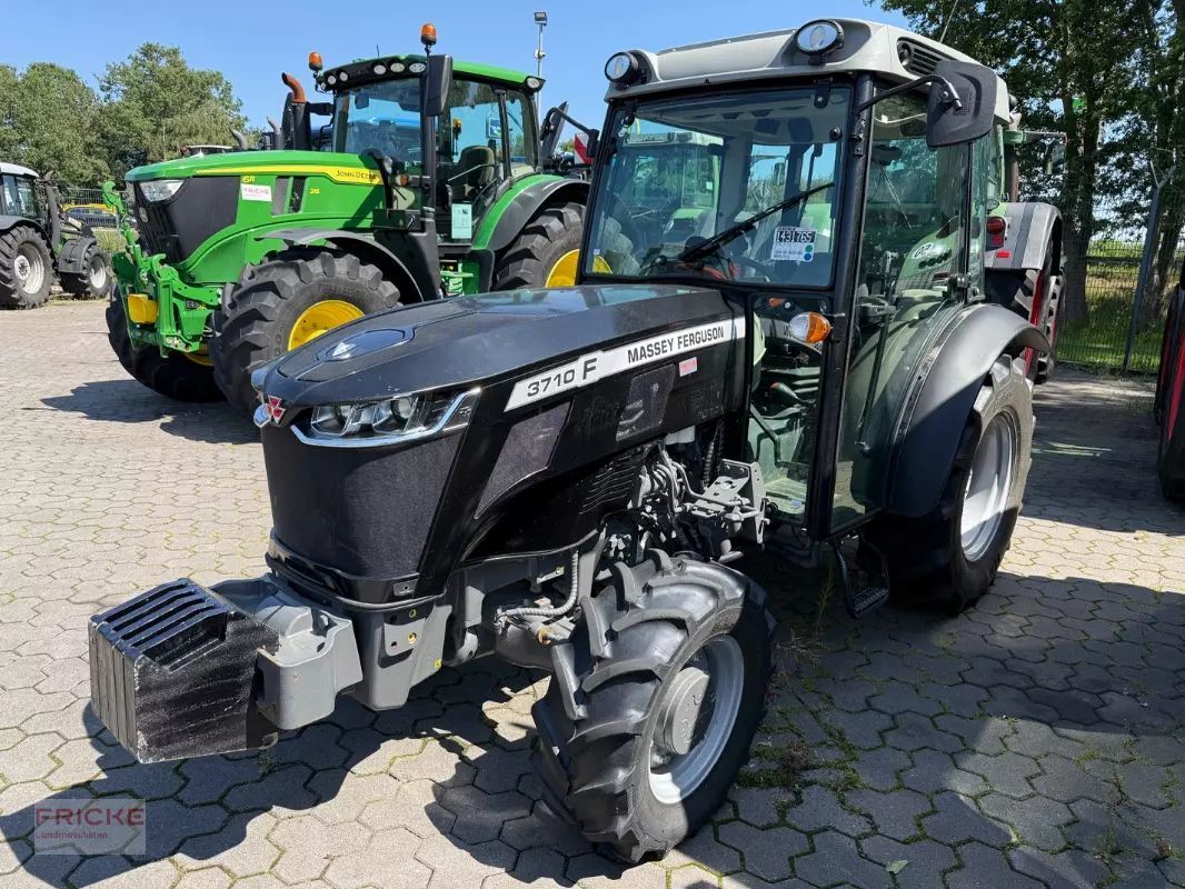 Massey Ferguson 3707 F Tractor €37,500