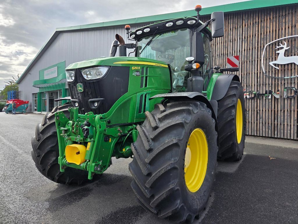 John Deere 6250 R Tractor €119,000