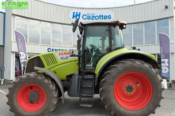 Claas Axion 810 Tractor €39,800
