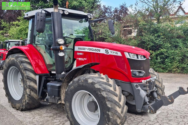 Massey Ferguson 7716 S Traktor 72.000 €