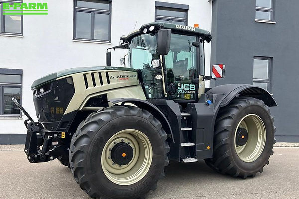 JCB Fastrac 8330 iCON Tractor €198,900